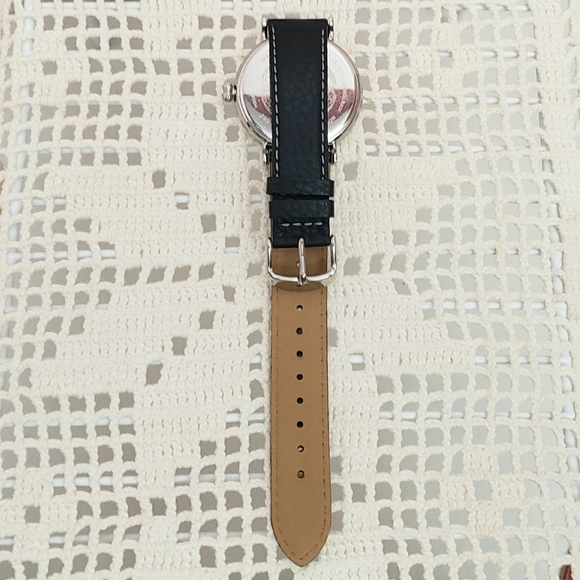 Nwot Mens Timex Indiglo Easy Reader Watch on Black Leather Band - Picture 7 of 11